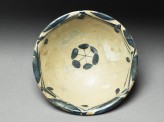 Bowl with rosette (EA1956.170)