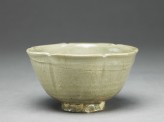 Greenware bowl with lobed rim and sides
