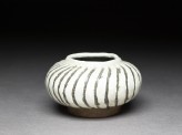 Cizhou type jarlet with striped decoration (EA1956.3120)