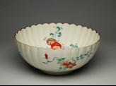 Fluted bowl with peony sprays