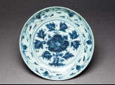 Blue-and-white dish with flowers
