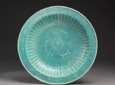 Dish with three fish and rosette (EA1978.2305)