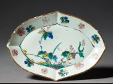 Lozenge-shaped dish with floral decoration