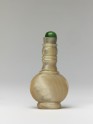 Mother-of-pearl snuff bottle