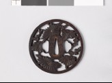 Round tsuba with chrysanthemums and dewdrops (EAX.10389)