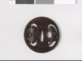 Round tsuba with chrysanthemum flower and leaf (EAX.10485)