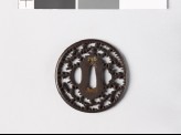 Round tsuba with cusps