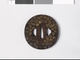 Round tsuba with heraldic leaves (EAX.10876)