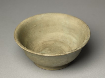 Greenware bowl with phoenix and floral decorationoblique
