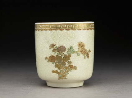 Satsuma cup with chrysanthemums and key pattern borderside