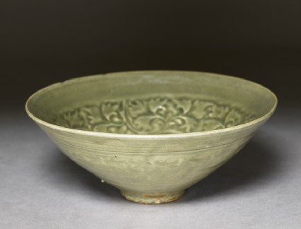 Greenware bowl with floral decorationoblique
