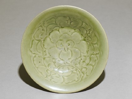 Greenware bowl with floral decorationtop