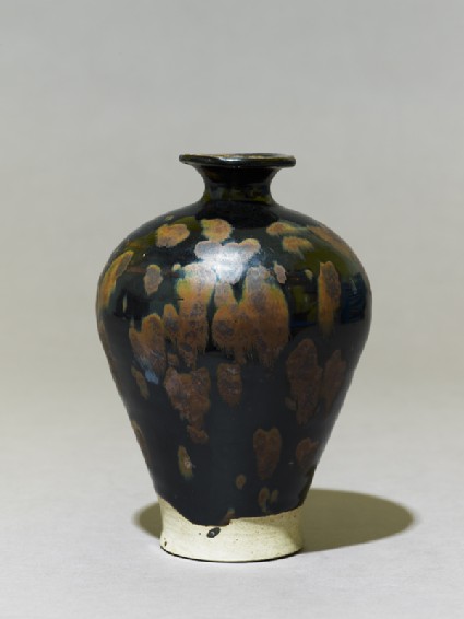 Black ware vase with 'partridge feather' glazesside