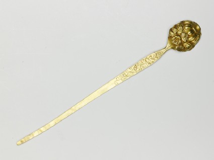 Hairpin with floral shapesfront