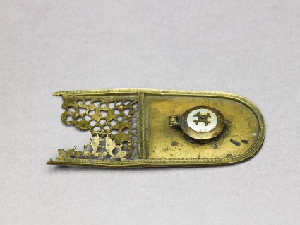 Pierced inkwell lid from a qalamdan, or pen boxoblique