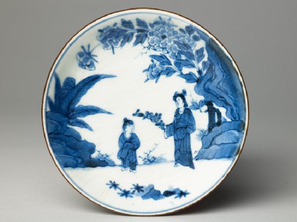 Saucer with woman and childtop