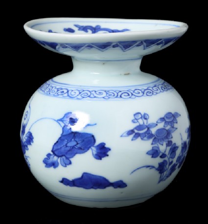 Blue-and-white jar with pomegranates and flowersfront