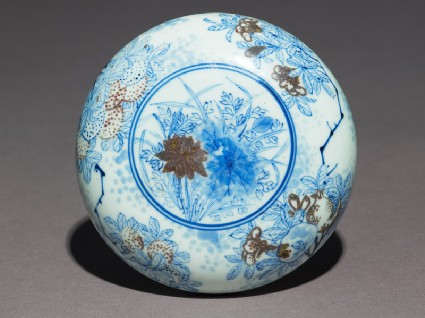 Blue-and-white box and lid with lotus flowers, pomegranates, and chrysanthemumsfront