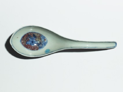 Porcelain spoon depicting Shou Lao, the god of longevitytop