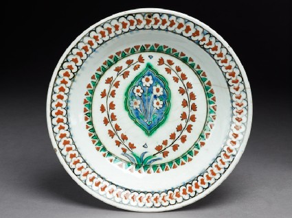 Dish with lobed medallion and flowerstop