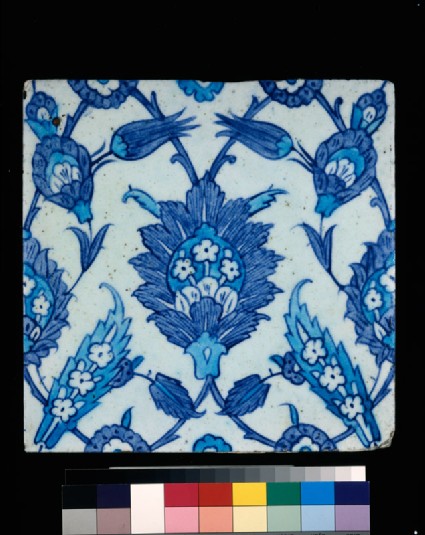 Square tile with leaves and tulipsfront