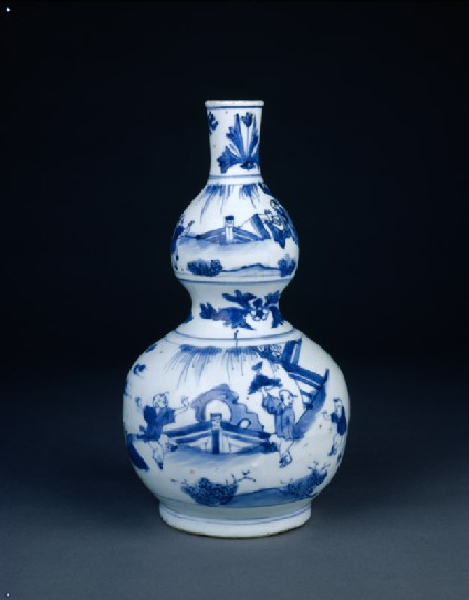 Blue-and-white vase in double-gourd formside