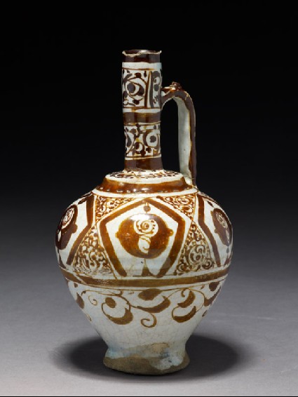 Ewer with stylized flowersside