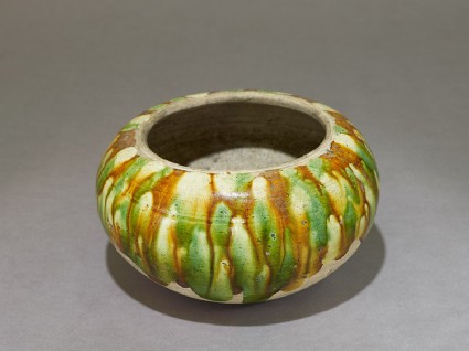 Bowl with three-colour glazeoblique