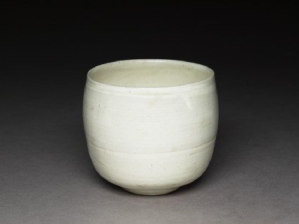 Cizhou type jar with white slipoblique