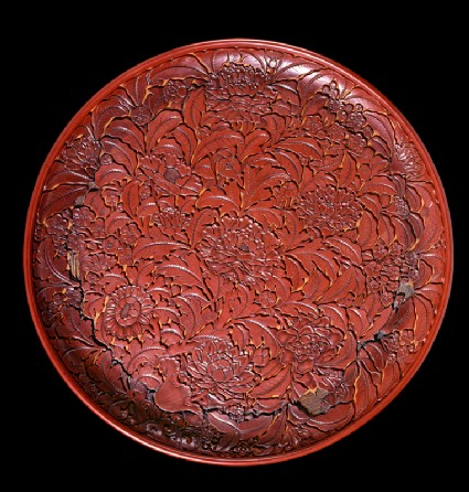 Lacquer dish with flowerstop