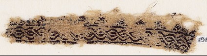 Textile fragment with interlacing chainfront