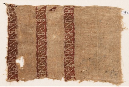 Textile fragment with reversed S-shapesfront