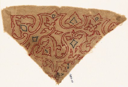 Textile fragment with arabesque vines, trefoils, and leavesfront
