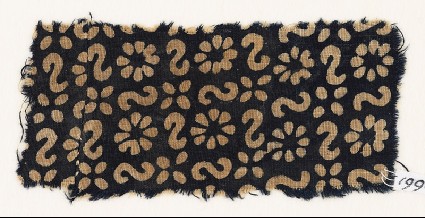Textile fragment with S-shapes, rosettes, and quatrefoilsfront