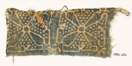 Textile fragment with Maltese crossesfront