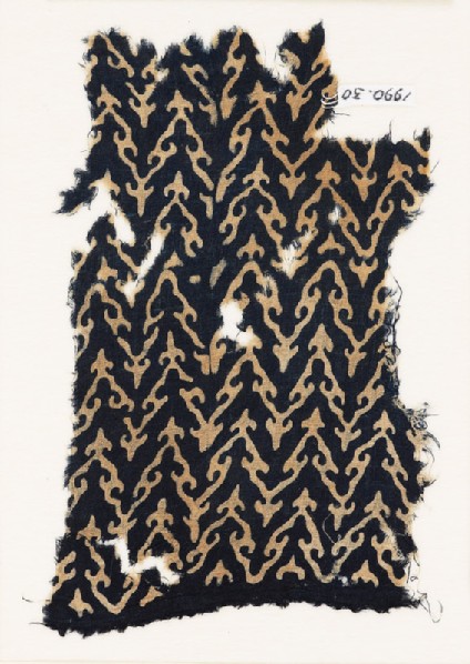 Textile fragment with linked chevrons and trefoilsfront