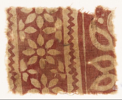 Textile fragment with rosettes and trefoilsfront