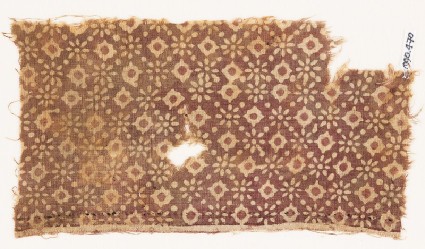 Textile fragment with rosettes and lobed diamond-shapesfront