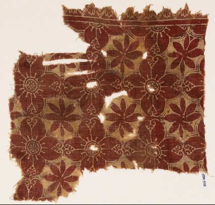 Textile fragment with linked quatrefoils and rosettesfront