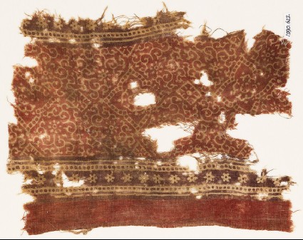 Textile fragment with tendrils, flowers, quatrefoils, and rosettesfront