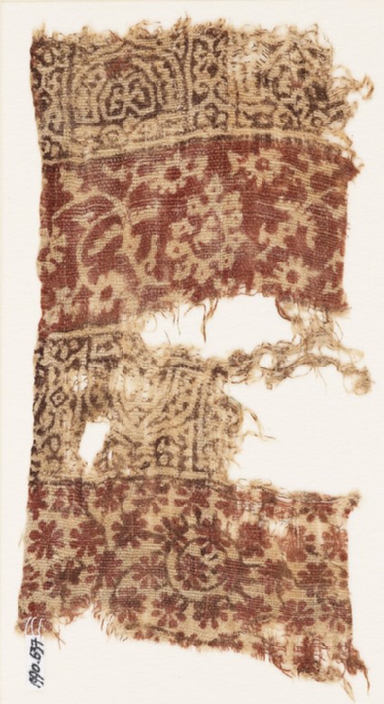 Textile fragment with arches, rosettes, and crossed tendrilsfront