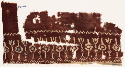 Textile fragment with rosettes and possibly columnsfront