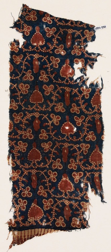 Textile fragment with dotted vine, trefoils, and heartsfront