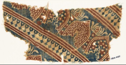 Textile fragment with arches or petalsfront