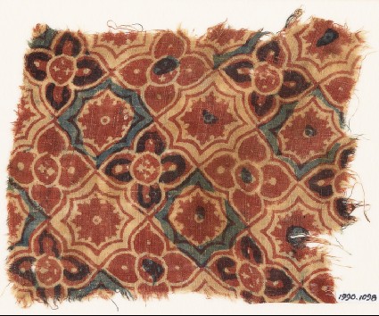 Textile fragment with interlocking quatrefoils, stars, and flowersfront