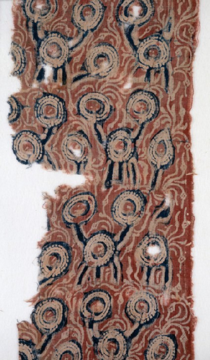 Textile fragment with stylized plantsfront