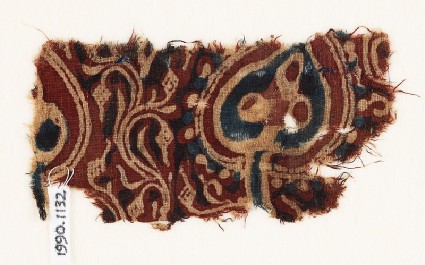 Textile fragment with tree and fruitsfront