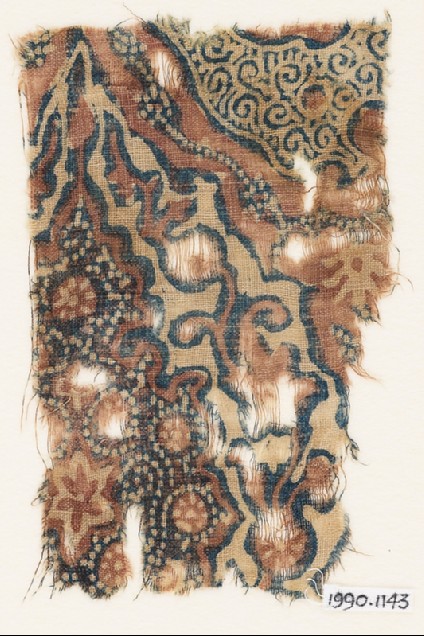 Textile fragment with tendrils and rosettesfront
