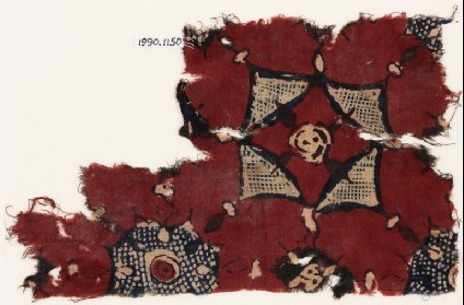Textile fragment with triangles and circlesfront