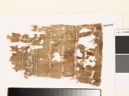 Textile fragment with geometric pattern and chevronsfront
